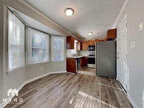 1300 Newfound Hollow Dr in Charlotte, NC - Foto de edificio - Building Photo