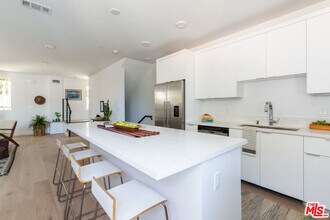 2146 Clifford St in Los Angeles, CA - Building Photo - Building Photo