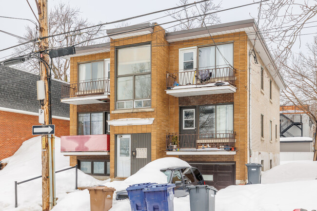 129 Legrand Av in Laval, QC - Building Photo - Building Photo