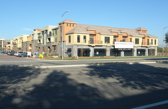 Building B in Cupertino, CA - Foto de edificio - Building Photo