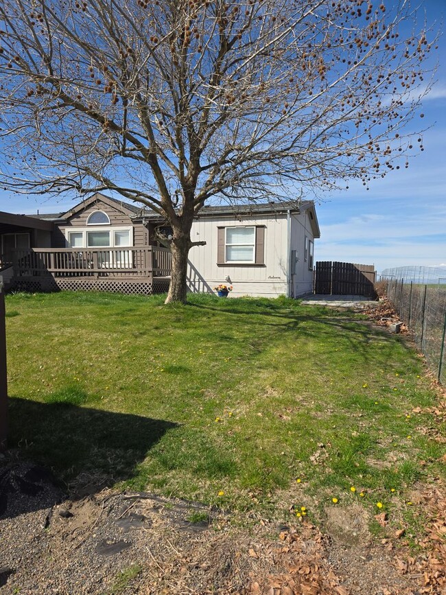 3020 High Desert Loop in Umatilla, OR - Building Photo - Building Photo