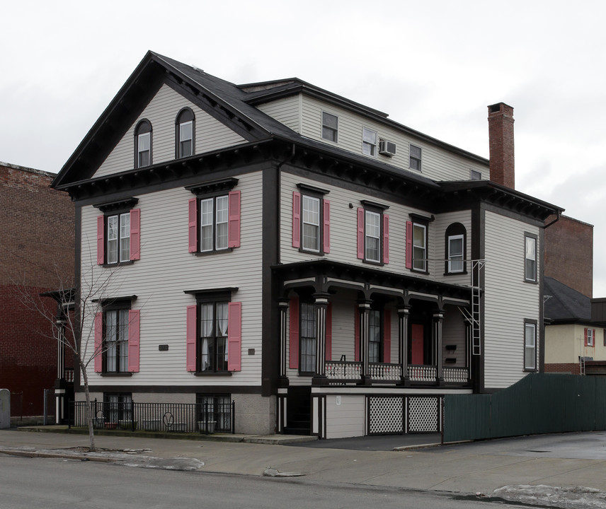 272 Broadway in Providence, RI - Foto de edificio