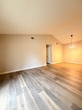 11150 Trinity River Dr in Rancho Cordova, CA - Building Photo - Building Photo