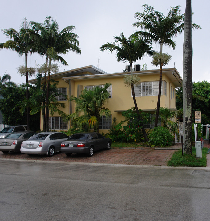 86 Isle Of Venice Dr in Fort Lauderdale, FL - Foto de edificio