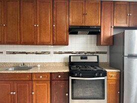 64 Rutgers Ave, Unit 2 in Jersey City, NJ - Building Photo