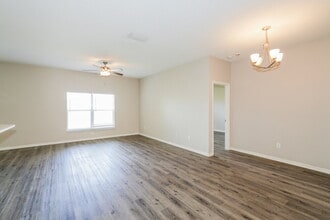 748 Star Pointe Dr in Seffner, FL - Building Photo - Building Photo