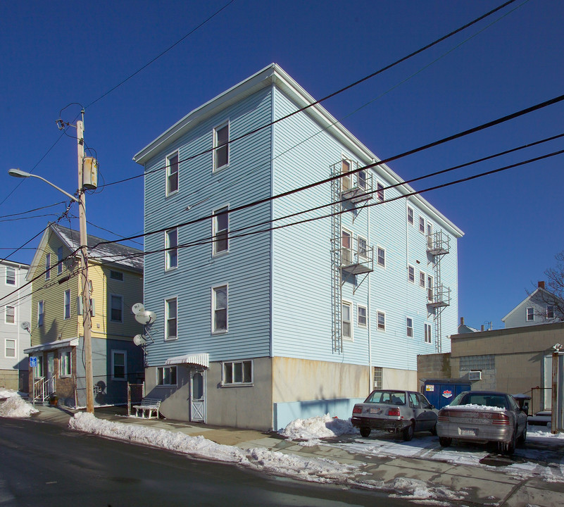 25 Orange St in Fall River, MA - Foto de edificio