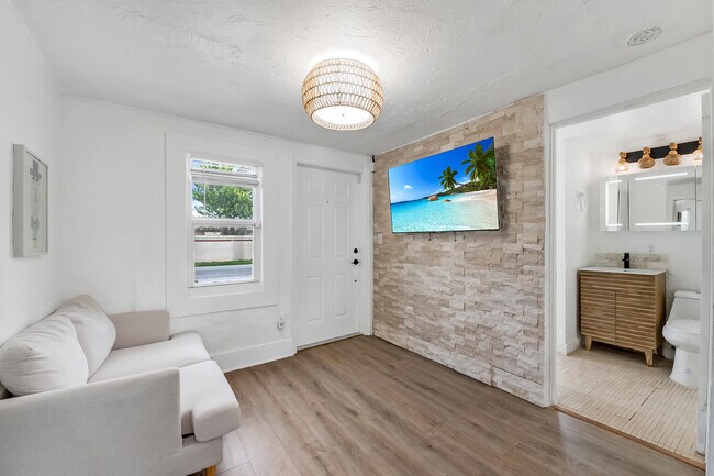 308 SW 1st St in Delray Beach, FL - Building Photo - Building Photo
