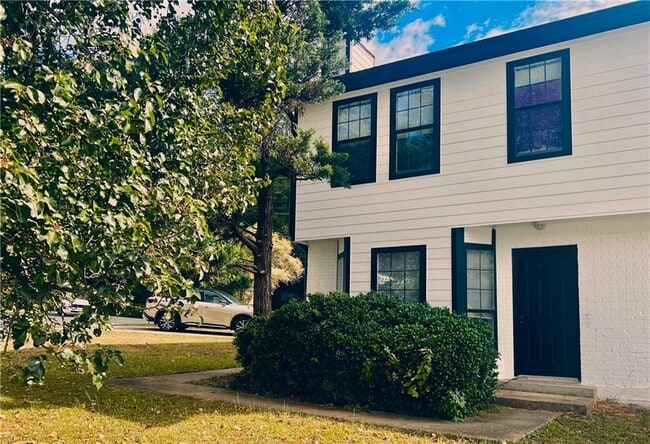 property at 105 Woodberry Ct