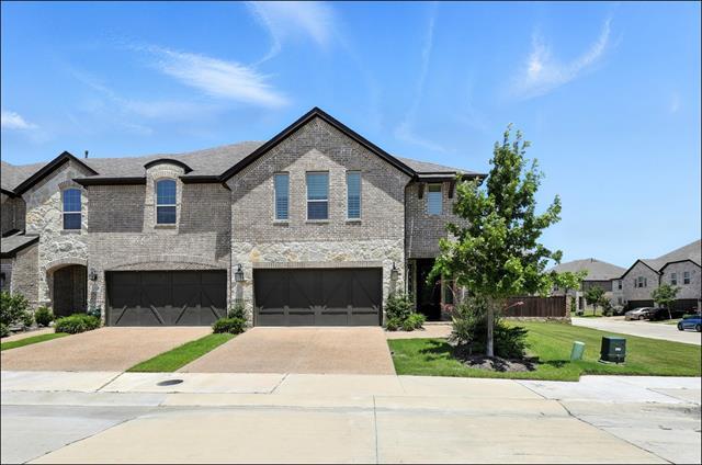 3917 Dame Ragnel Dr in Lewisville, TX - Foto de edificio
