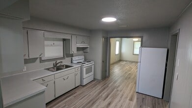 220 Sulphur St in Noel, MO - Building Photo - Building Photo