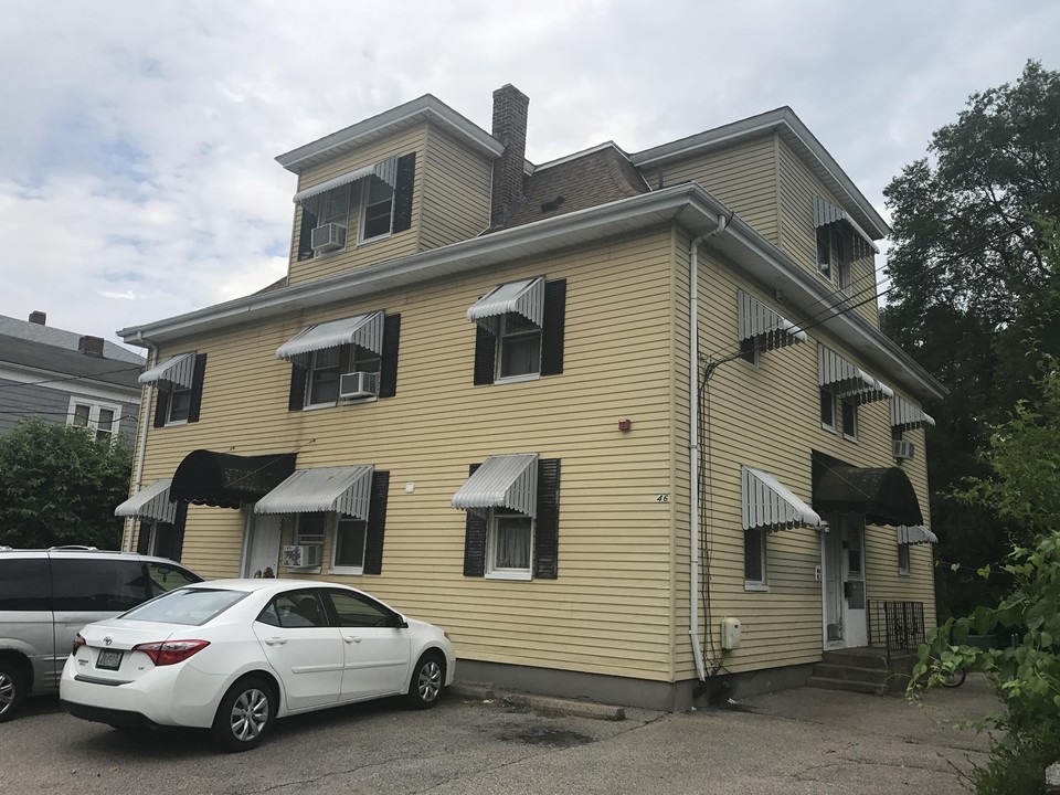 44 Campbell Ter in Pawtucket, RI - Foto de edificio