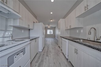 610 San Lorenzo St, Unit 4 in Pahrump, NV - Building Photo - Building Photo