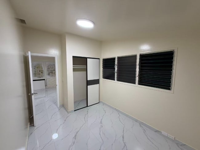 1676 Hoonipo St in Pearl City, HI - Foto de edificio - Building Photo