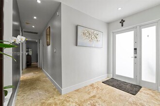 13425 SW 91st Terrace in Miami, FL - Building Photo - Building Photo
