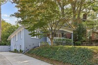 2419 Glenwood Dr NE in Atlanta, GA - Foto de edificio - Building Photo