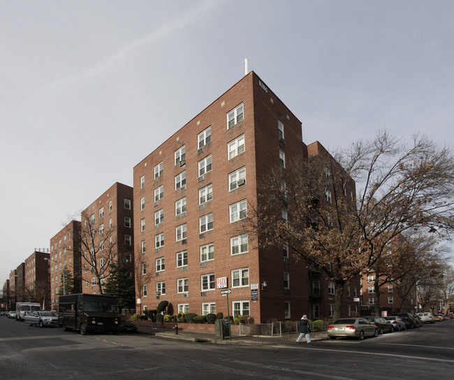 King Apartments in Elmhurst, NY - Foto de edificio - Building Photo