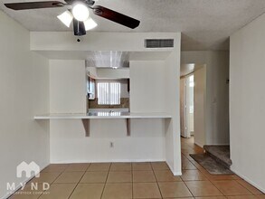 2828 E Tierra Buena Ln in Phoenix, AZ - Foto de edificio - Building Photo