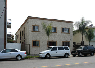 10 Units + 1 Non-conforming Unit in Long Beach, CA - Building Photo - Building Photo