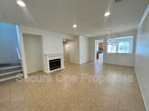 82 Via Katrina in Thousand Oaks, CA - Building Photo - Building Photo