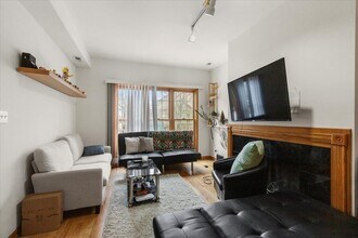 1812 W Thomas St in Chicago, IL - Building Photo - Building Photo