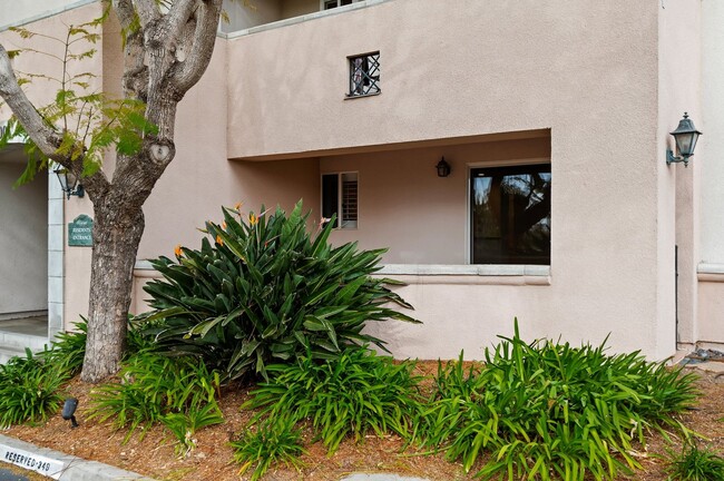 407 Por La Mar Cir in Santa Barbara, CA - Building Photo - Building Photo