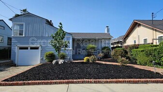 30 W 17th St in Antioch, CA - Building Photo