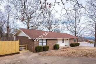 340 Alpine Dr in Rossville, GA - Building Photo - Building Photo