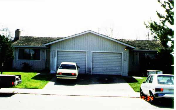 9211-9213 Darby Ct in Stockton, CA - Building Photo