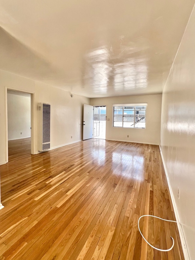 1342 Yale St, Unit B