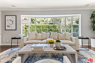 2107 Coldwater Canyon Dr in Beverly Hills, CA - Building Photo - Building Photo