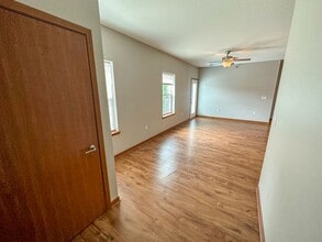 135 Campus in Ames, IA - Building Photo - Interior Photo