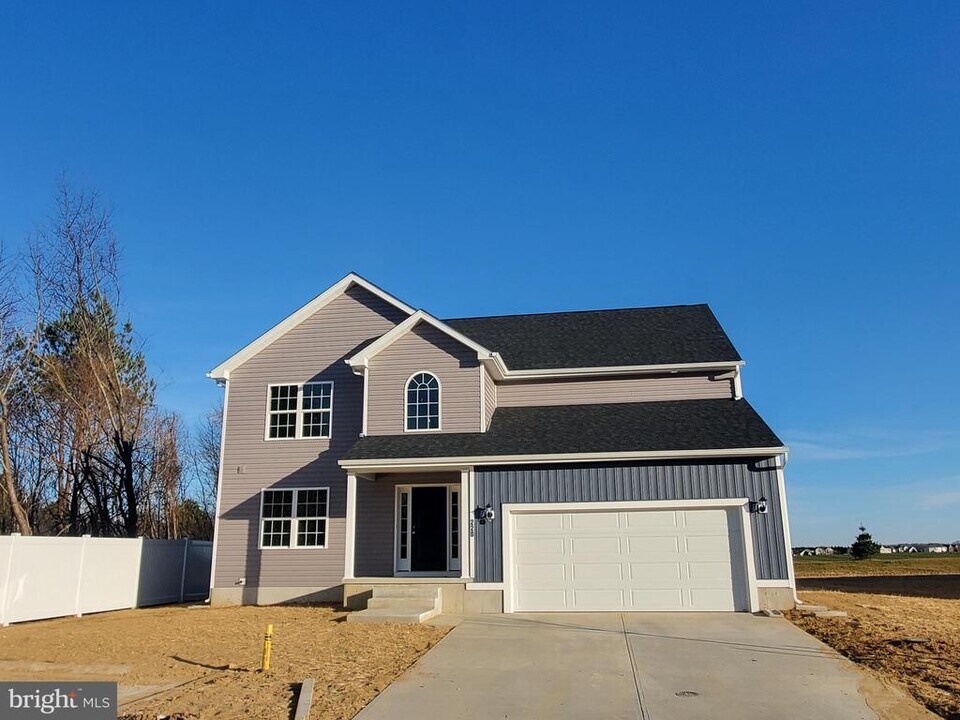 220 Cilento Dr in Magnolia, DE - Building Photo