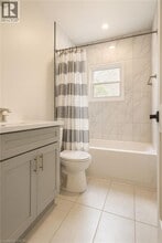 27 Queenston St in St Catharines, ON - Building Photo - Building Photo