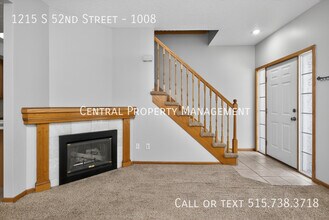 1215 S 52nd St in West Des Moines, IA - Building Photo - Building Photo