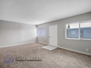 6221 Cherry Ave in Long Beach, CA - Building Photo - Building Photo