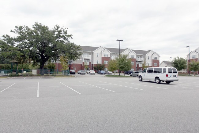 The Pointe at Taylor Estates in Wilmington, NC - Foto de edificio - Building Photo