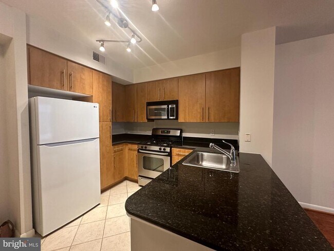 1021 N Garfield St in Arlington, VA - Building Photo - Building Photo