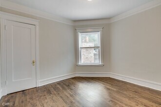 852 W Lill Ave in Chicago, IL - Building Photo - Building Photo