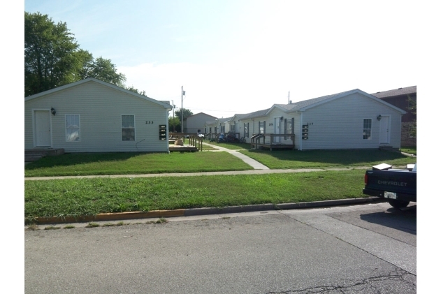 233-239 S Broadway St in Seymour, IN - Building Photo - Building Photo