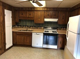 2705 13th Ave in Rock Island, IL - Building Photo