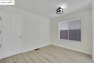 2490 Ponte Mira Way in Stockton, CA - Building Photo - Building Photo