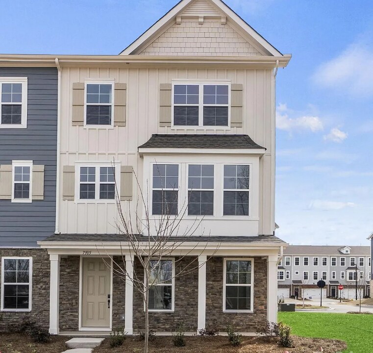 7105 Brookview Ln in Lake Norman of Catawba, NC - Building Photo