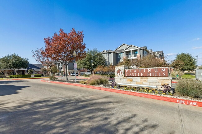 Platinum Castle Hills in Lewisville, TX - Building Photo - Building Photo
