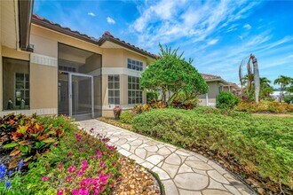 9341 White Hickory Ln in Ft. Myers, FL - Building Photo - Building Photo
