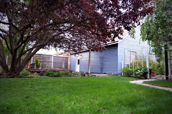 3517 E 32nd Ave in Spokane, WA - Foto de edificio - Building Photo