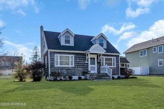 633 Agnes Ave in Brielle, NJ - Building Photo - Building Photo