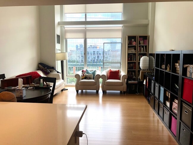 1 Earhart St in Cambridge, MA - Building Photo - Building Photo