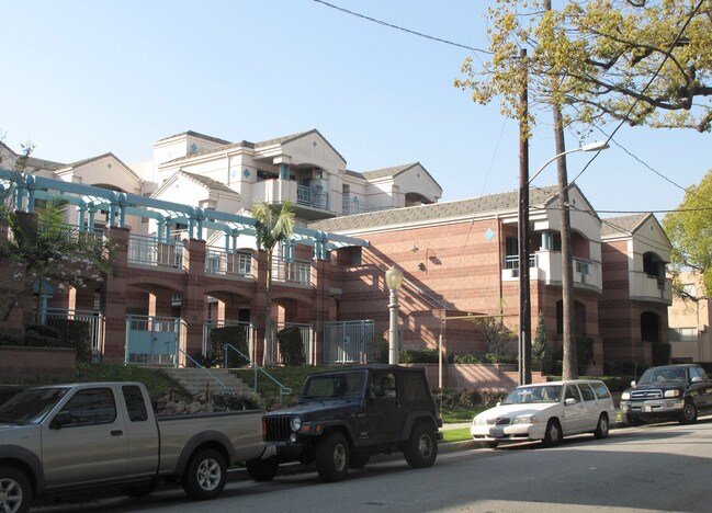 Catalina Gardens in Pasadena, CA - Building Photo - Building Photo