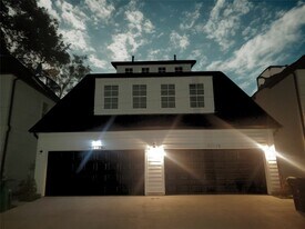 5113 Briscoe St in Houston, TX - Building Photo